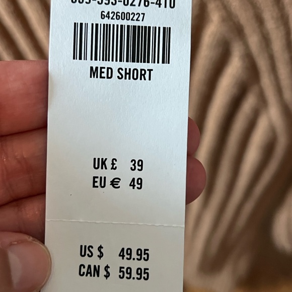 Hollister Women's Tan Ribbed Turtleneck Sweater - Picture 4 of 4